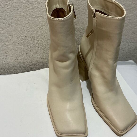 Circus by Sam Edelman Layla 2 Bootie in Modern Ivory - Picture 13 of 16